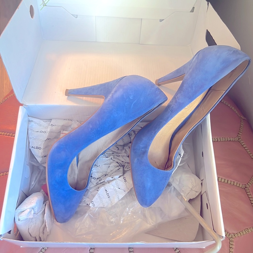 Beautiful blue suede heels